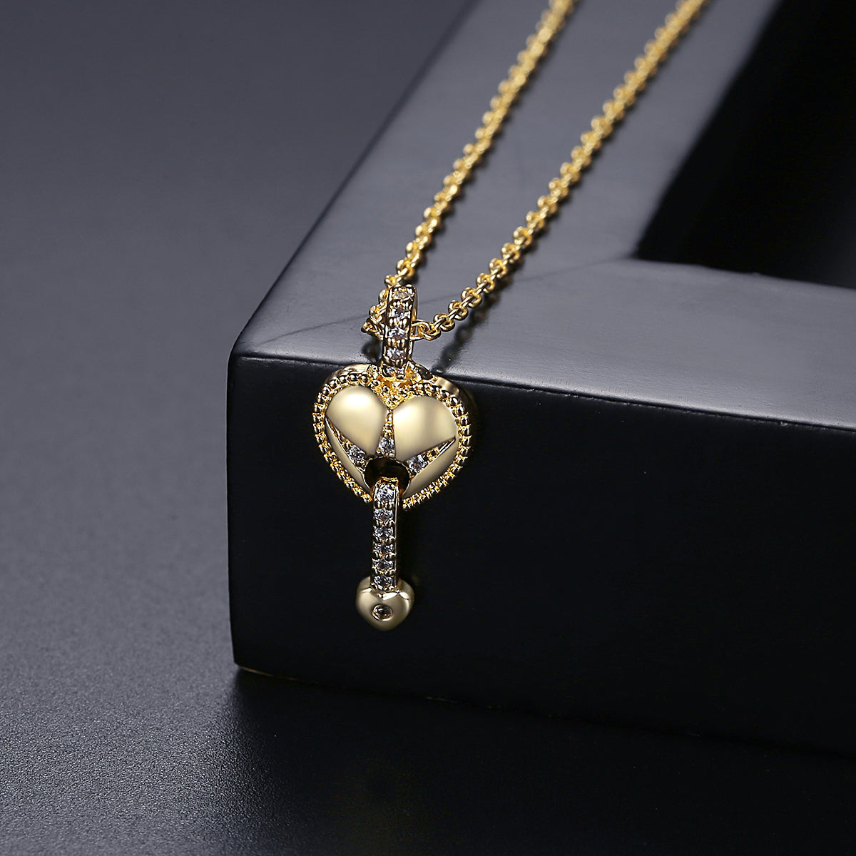 EshaalFashion Heartland Pendant Necklace for Women - Eshaal Fashion