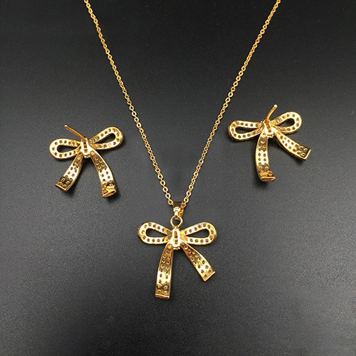 Knot Style Gold Plated Zirconia Pendant Set