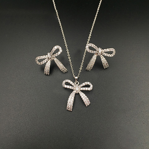 Knot Style Silver Plated Zirconia Pendant Set